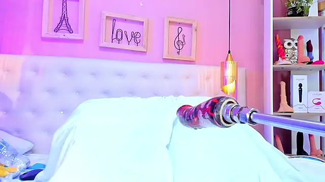 leylla  online show from 13, 1, 2025