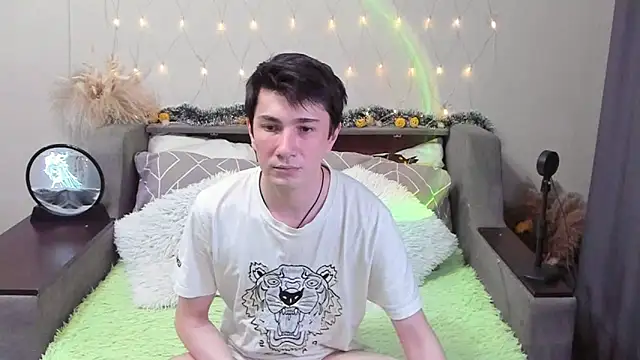 Yumi steve online show from 3, 11, 2025