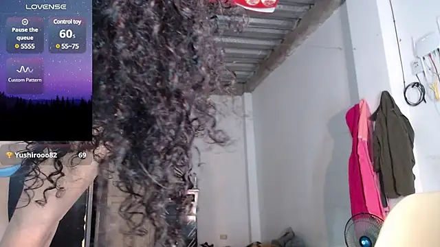 Snapshot of jasminne_ chatting on 2, 1, 2025 jasminne online show from 2, 1, 2025