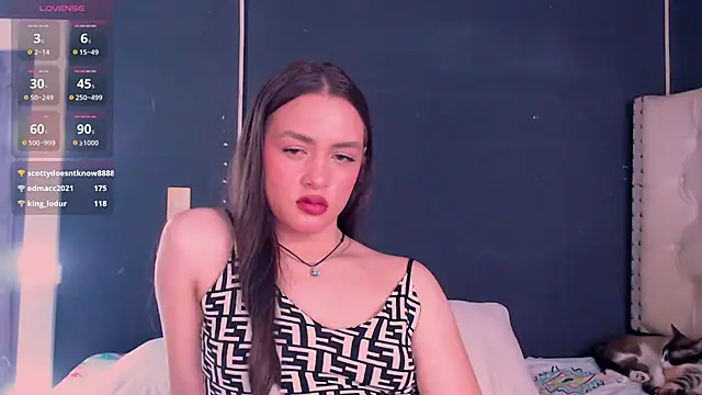 Snapshot of valen_thompson chatting on 15, 12, 2024 valen thompson online show from 15, 12, 2024