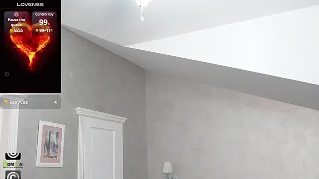 KellyKleine online show from 25, 2, 2025