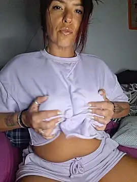 Snapshot of allyson22andy chatting on 1, 3, 2026 allyson22andy online show from 1, 3, 2026