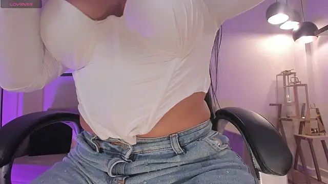 MiaRoberts1 online show from 2, 3, 2026