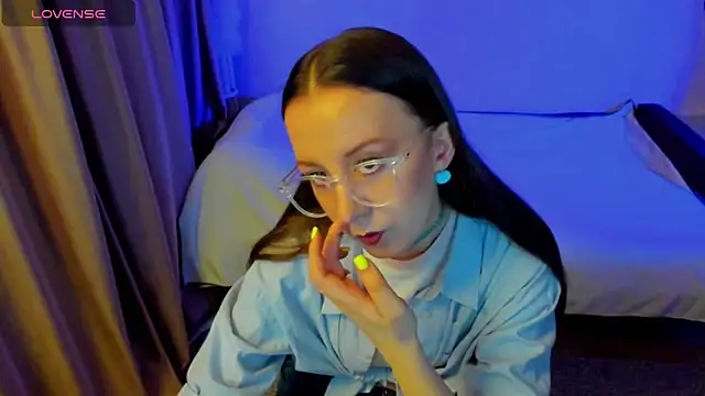 CurlySteph online show from 17, 4, 2026