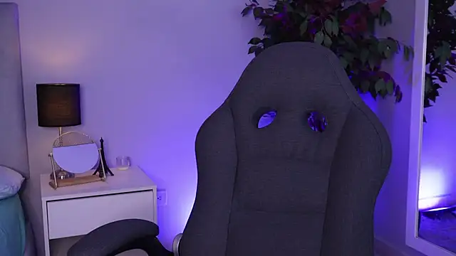 Snapshot of emma_colucci chatting on 17, 1, 2025 emma colucci online show from 17, 1, 2025