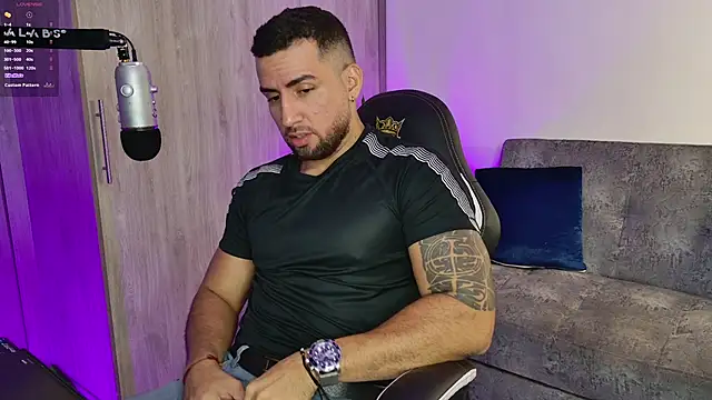 Snapshot of mr_david_cox chatting on 14, 2, 2025 mr david cox online show from 14, 2, 2025