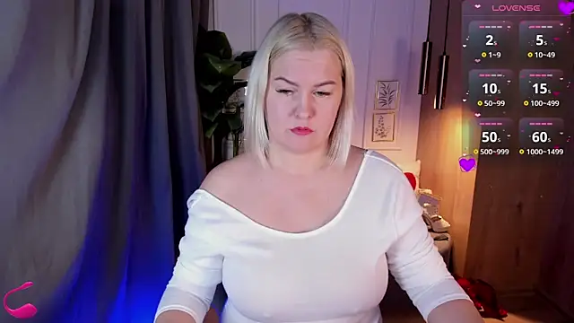 YolandaKiss online show from 22, 2, 2025