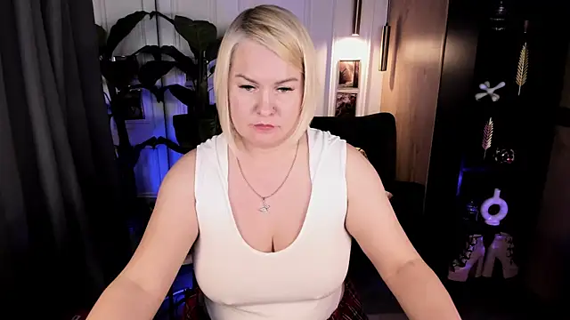 YolandaKiss online show from 1, 7, 2026