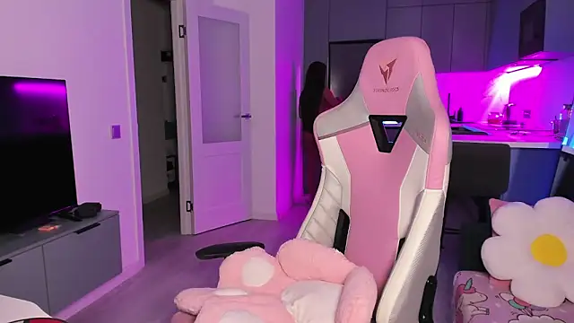 wow lovie online show from 10, 10, 2025