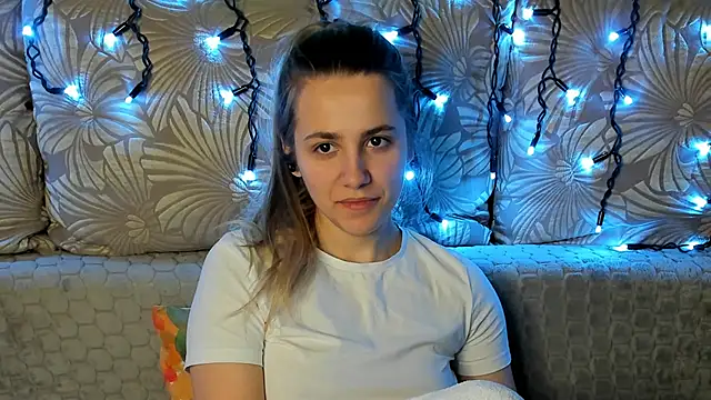 MaggieCake online show from 10, 3, 2026