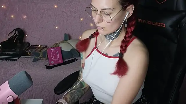 Ginger Stay online show from 17, 9, 2025