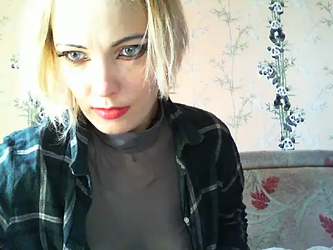 Snapshot of WildMissNiks chatting on 5, 5, 2026 WildMissNiks online show from 5, 5, 2026