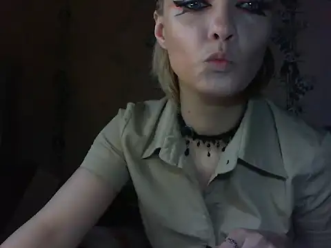 Snapshot of WildMissNiks chatting on 13, 5, 2026 WildMissNiks online show from 13, 5, 2026