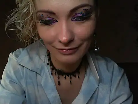 Snapshot of WildMissNiks chatting on 25, 5, 2026 WildMissNiks online show from 25, 5, 2026