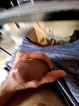 guilherme205 online show from 25, 1, 2025