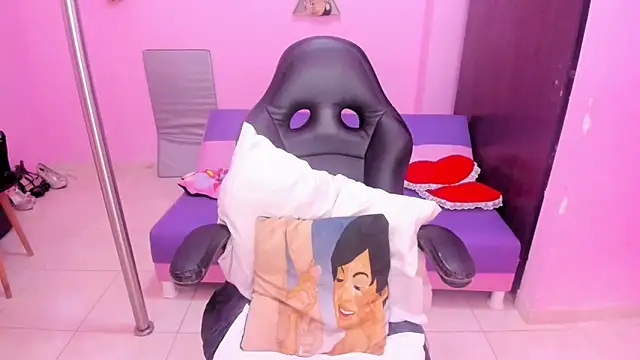 MATURE WHOR33 online show from 24, 3, 2026