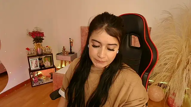 Snapshot of KallyMyller1 chatting on 2, 12, 2024 KallyMyller1 online show from 2, 12, 2024