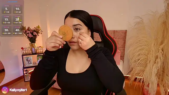 Snapshot of KallyMyller1 chatting on 14, 12, 2024 KallyMyller1 online show from 14, 12, 2024