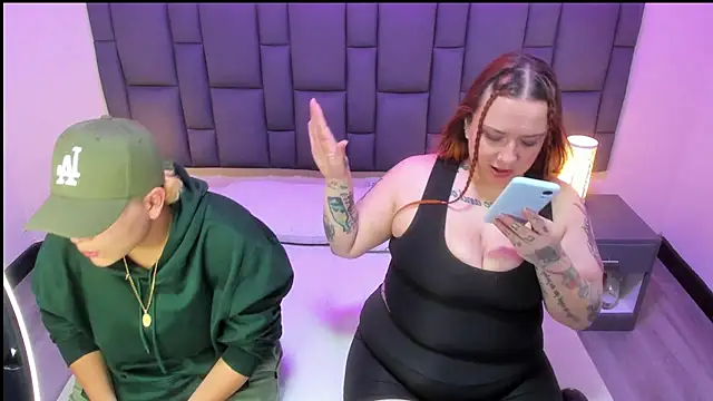 MiaYMolly online show from 8, 3, 2025