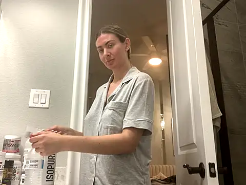 Alyssa rhoades online show from 19, 11, 2025