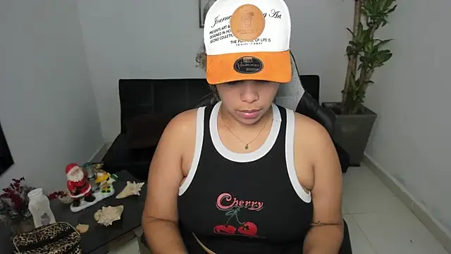 Snapshot of alyssannVhm chatting on 10, 12, 2024 alyssannVhm online show from 10, 12, 2024