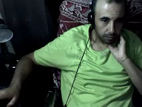 Snapshot of big_heart chatting on 4, 10, 2025 big heart online show from 4, 10, 2025