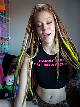 Snapshot of LucidLucy chatting on 3, 10, 2025 LucidLucy online show from 3, 10, 2025