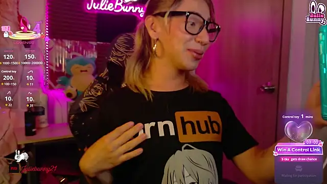 Littlebunny21 online show from 4, 7, 2026