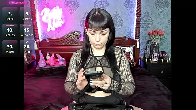 Snapshot of BettyNoir chatting on 26, 11, 2025 BettyNoir online show from 26, 11, 2025