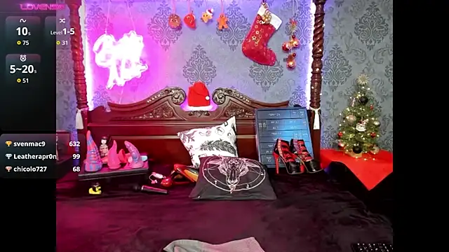 Snapshot of BettyNoir chatting on 17, 12, 2025 BettyNoir online show from 17, 12, 2025