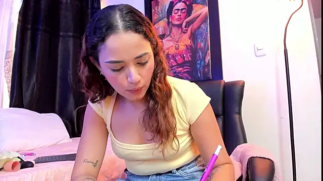 KimberlySaen online show from 15, 4, 2026