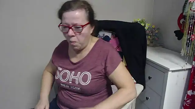 Adelewildx online show from 5, 2, 2025