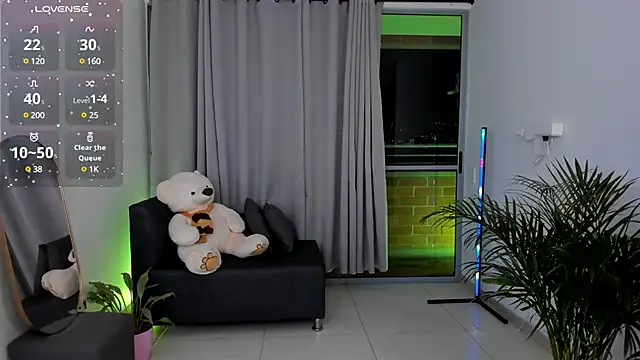 roxie gates  online show from 27, 1, 2025