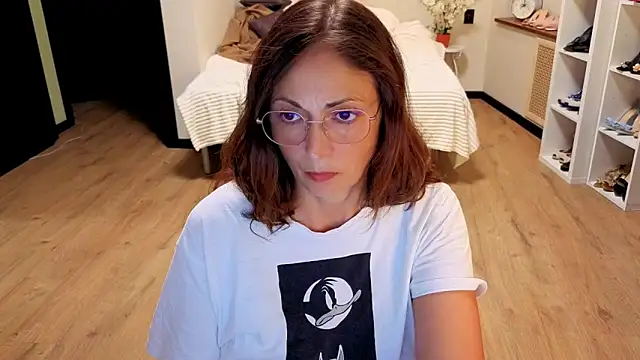 CaringSophie online show from 5, 6, 2026