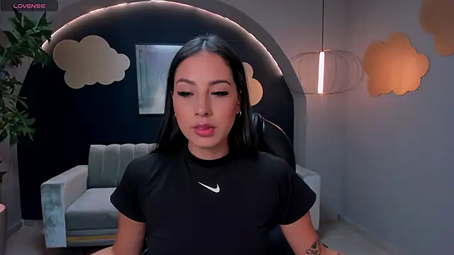 BrennaWalker online show from 1, 2, 2025