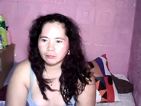 Snapshot of hotpusie_4u chatting on 19, 10, 2025 hotpusie 4u online show from 19, 10, 2025