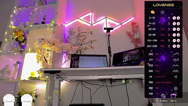 Elena-Marilyn online show from 3, 3, 2026