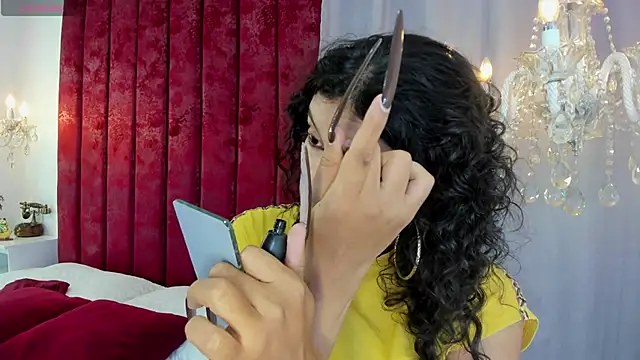 LaColorina  online show from 26, 2, 2025