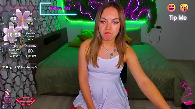 Snapshot of LucyJackson chatting on 8, 3, 2025 LucyJackson online show from 8, 3, 2025