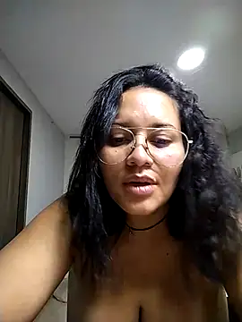 Snapshot of sharon_1 chatting on 5, 10, 2025 sharon 1 online show from 5, 10, 2025