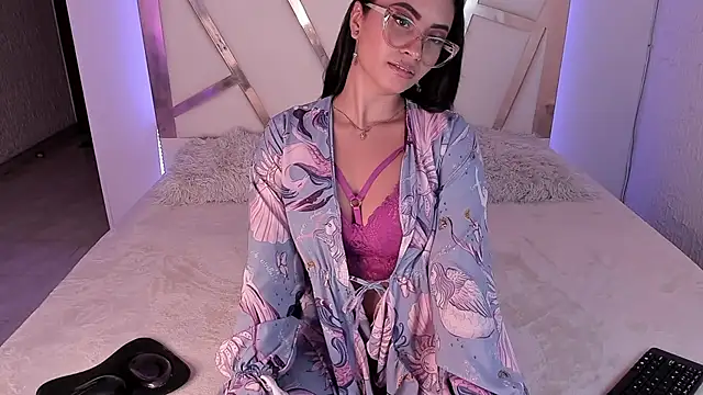 Snapshot of PaulinaBelushi chatting on 15, 1, 2025 PaulinaBelushi online show from 15, 1, 2025