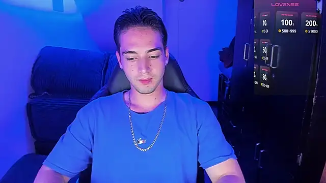 Snapshot of Alex_smith00 chatting on 4, 1, 2025 Alex smith00 online show from 4, 1, 2025