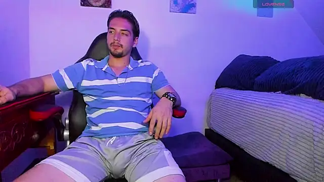 Snapshot of Alex_smith00 chatting on 23, 1, 2025 Alex smith00 online show from 23, 1, 2025