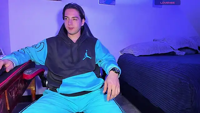 Snapshot of Alex_smith00 chatting on 18, 9, 2025 Alex smith00 online show from 18, 9, 2025