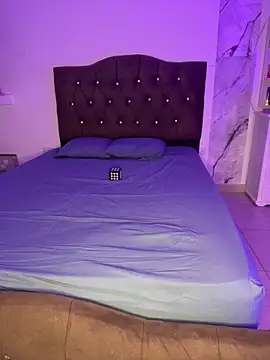 alysson 18 online show from 14, 4, 2026