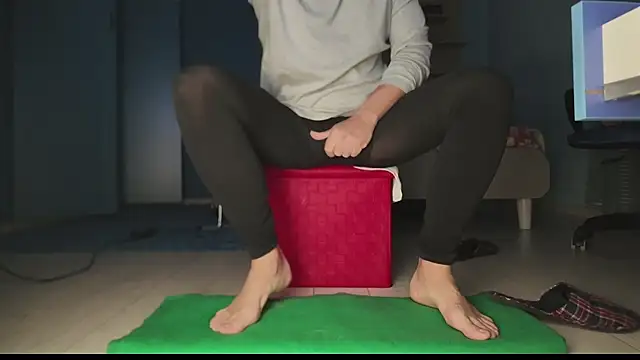 Snapshot of Sissy-Boys chatting on 11, 1, 2025 Sissy-Boys online show from 11, 1, 2025