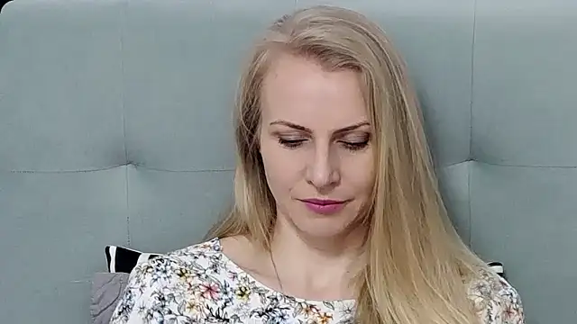 K  Adrienne online show from 20, 4, 2026