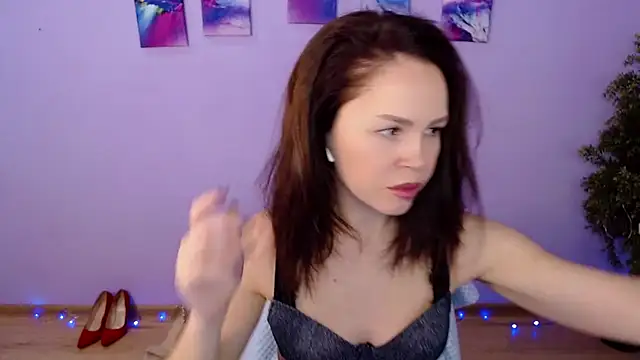 VickyGolden online show from 5, 3, 2025