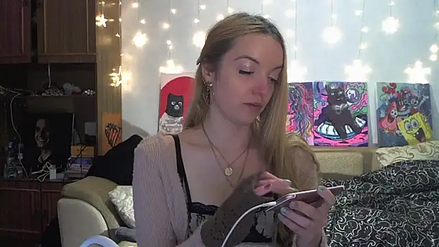 SecretSophia online show from 5, 1, 2025