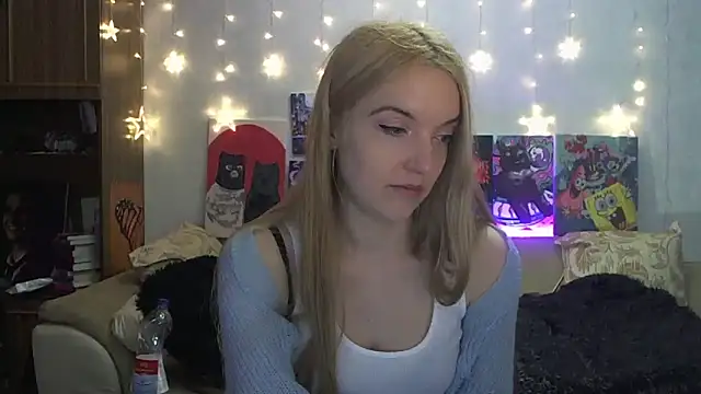 SecretSophia online show from 4, 3, 2025